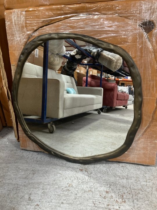 Lot 391  
            Marchington SR11 - Delivery or Collection 

                
OCTAVIA LARGE MIRROR IN BRONZE: LOCATION - A2W