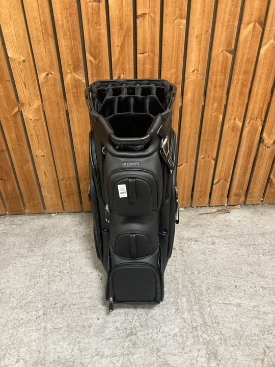 Lot 405  
            Marchington SR11 - Delivery or Collection 

                
VESSEL GOLF BAG IN BLACK: LOCATION - A4W