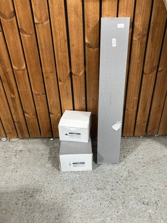 Lot 407  
            Marchington SR11 - Delivery or Collection 

                
ASHBEE AND STONE EXPOSED SHOWER IN CHROME: LOCATION - A4W