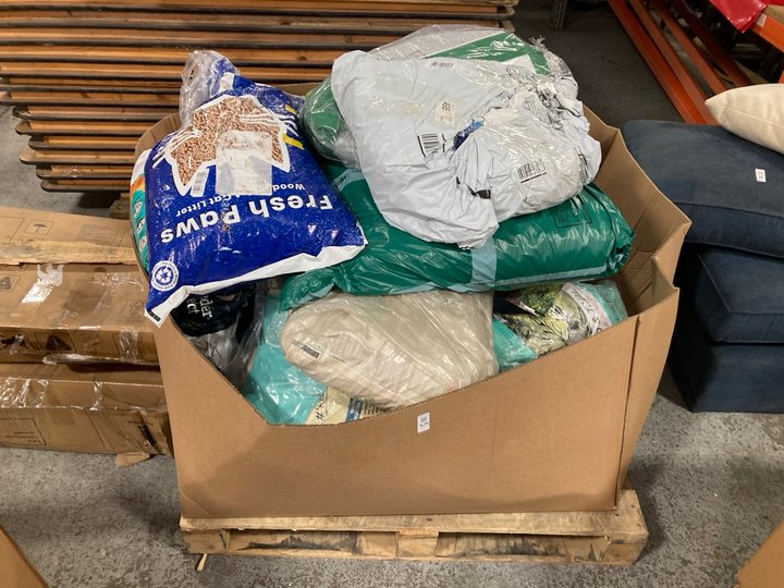 Lot 529  
            Marchington SR11 - Delivery or Collection 

                
PALLET OF ASSORTED PET ITEMS TO INCLUDE FRESH PAWS WOOD PELLET CAT LITTER: LOCATI...