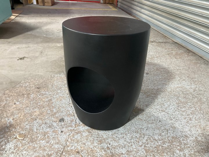 Lot 570  
            Marchington SR11 - Delivery or Collection 

                
AM.PM SIDE TABLE: LOCATION - A1