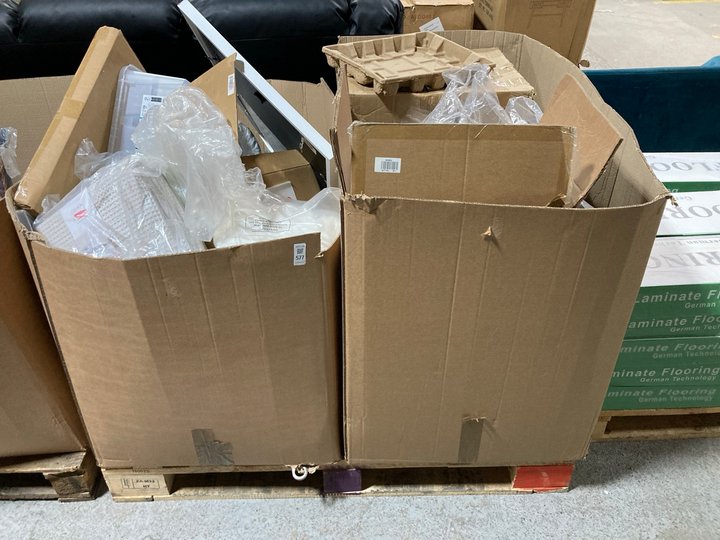 Lot 577  
            Marchington SR11 - Delivery or Collection 

                
QTY OF ASSORTED ITEMS TO INCLUDE JOHN LEWIS & PARTNERS ANYDAY ROUND 50CM MIRROR I...