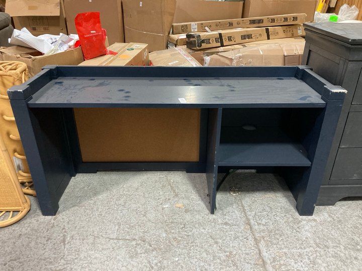 Lot 596  
            Marchington SR11 - Delivery or Collection 

                
COTSWOLD DRESSER TOP IN CHARCOAL: LOCATION - A1