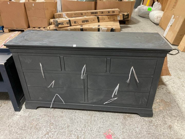 Lot 597  
            Marchington SR11 - Delivery or Collection 

                
COTSWOLD 7 DRAWER CHEST OF DRAWERS IN CHARCOAL: LOCATION - A1