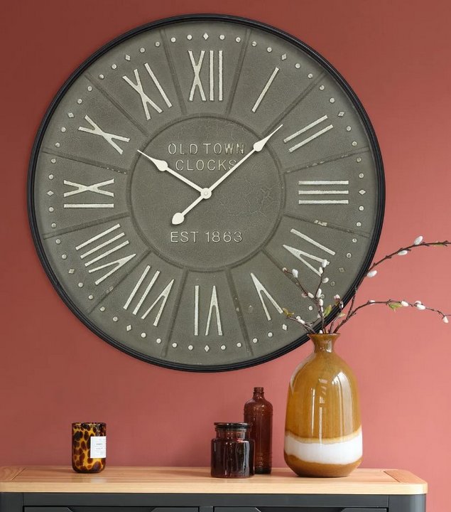 Lot 62  
            Marchington SR11 - Delivery or Collection 

                
OAK FURNITURELAND CONALL WALL CLOCK ORIGINAL RRP £159.99: LOCATION - D1W