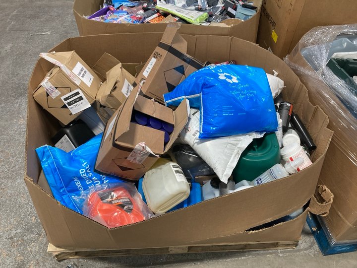 Lot 636  
            Marchington SR11 - Collection 

                
(COLLECTION ONLY) PALLET OF ASSORTED ITEMS TO INCLUDE KENT BRAKE PARTS CLEANER 2 ...