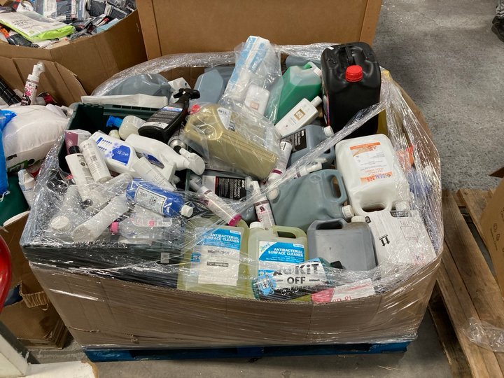 Lot 637  
            Marchington SR11 - Collection 

                
(COLLECTION ONLY) PALLET OF ASSORTED ITEMS TO INCLUDE CASTROL EDGE 5W-30 ENGINE O...