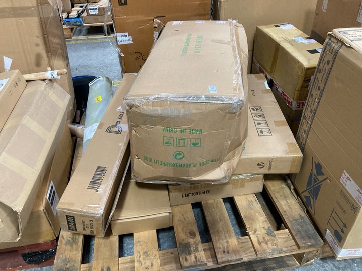 Lot 654  
            Marchington SR11 - Delivery or Collection 

                
PALLET OF ASSORTED ITEMS TO INCLUDE DIVA XMAS 5FT CHRISTMAS TREE IN GREEN: LOCATI...