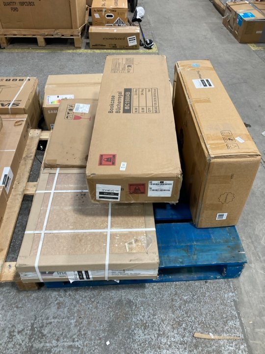 Lot 657  
            Marchington SR11 - Delivery or Collection 

                
PALLET OF ASSORTED ITEMS TO INCLUDE THE MIXER LOCKER IN MUSTARD: LOCATION - A5 (K...