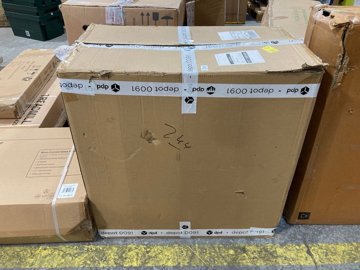 Lot 660  
            Marchington SR11 - Delivery or Collection 

                
76CM ROUND HAMMERED COFFEE TABLE WITH REMOVABLE LID IN GOLD: LOCATION - A5