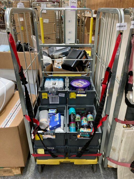 Lot 727  
            Marchington SR11 - Collection 

                
(COLLECTION ONLY) CAGE OF ASSORTED FOOD AND DRINK ITEMS TO INCLUDE ROBINSONS DOUB...