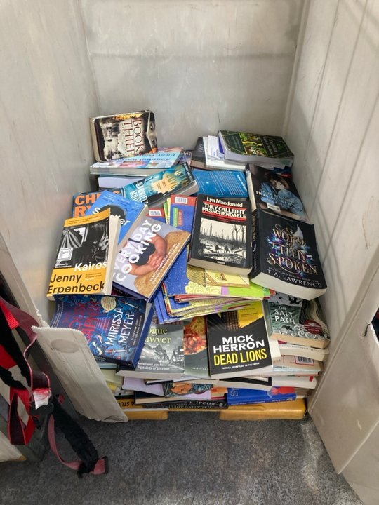 Lot 745  
            Marchington SR11 - Delivery or Collection 

                
CAGE OF ASSORTED BOOKS - CAGE NOT INCLUDED: LOCATION - A8 (KERBSIDE PALLET DELIVERY)