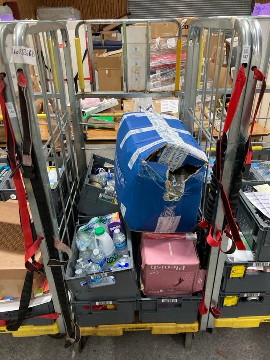 Lot 747  
            Marchington SR11 - Collection 

                
(COLLECTION ONLY) CAGE OF ASSORTED FOOD AND DRINKS ITEMS TO INCLUDE PLENISH ORGAN...