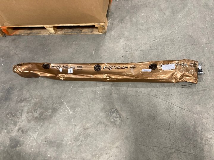 Lot 758  
            Marchington SR11 - Delivery or Collection 

                
PLASTRON FRONT GOLF BUMPER IN SILVER STEEL FINISH: LOCATION - A8