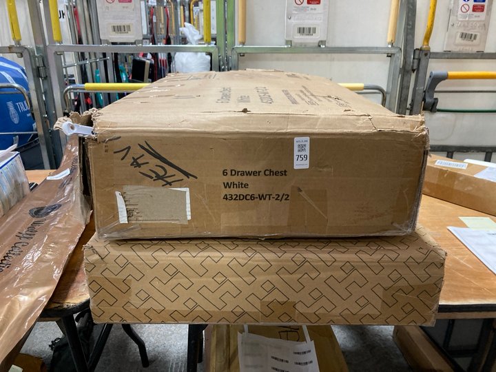 Lot 759  
            Marchington SR11 - Delivery or Collection 

                
2 X ASSORTED ITEMS TO INCLUDE 6 DRAWER CHEST IN WHITE: LOCATION - A8