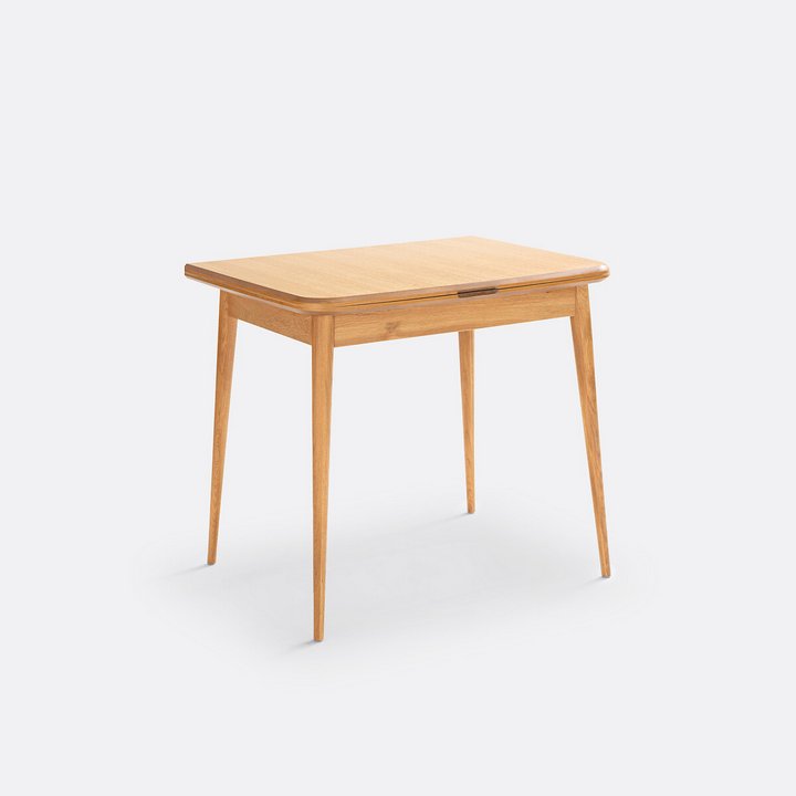 Lot 780  
            Marchington SR11 - Delivery or Collection 

                
LA REDOUTE INTERIEURS AYLIN EXTENDABLE OAK DINING TABLE. SIZE: 6 PEOPLE. RRP- £42...