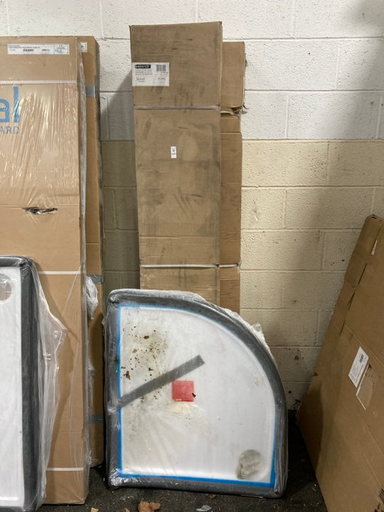 Lot 1045  
            Marchington SR19 - Collection 

                
(COLLECTION ONLY) CLEAR GLASS SILVER FRAMED 800 X 900 X 1900MM OFFSET QUADRANT SH...