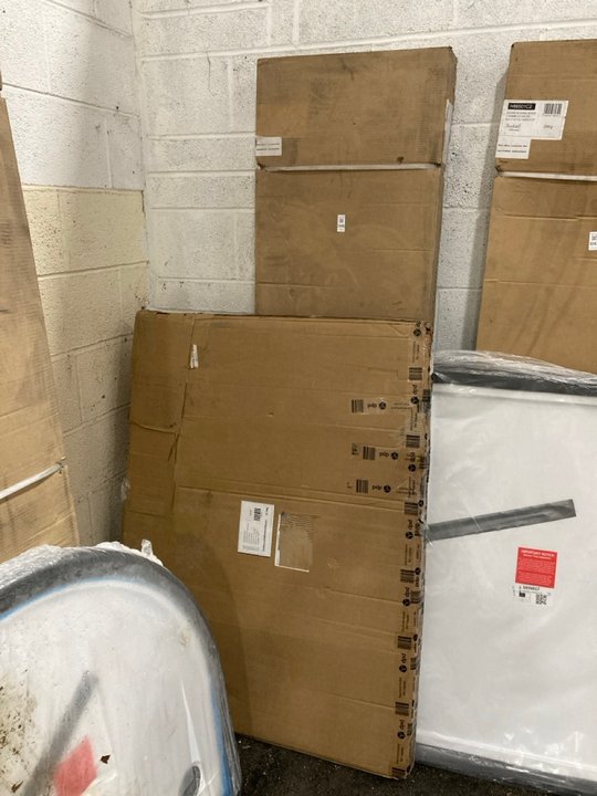 Lot 1046  
            Marchington SR19 - Collection 

                
(COLLECTION ONLY) CLEAR GLASS SHOWER PANELS MAYBE USED AS WET ROOM PANELS WITH A ...