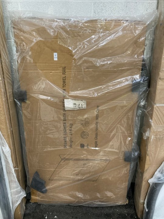 Lot 1049  
            Marchington SR19 - Collection 

                
(COLLECTION ONLY) CLEAR GLASS SILVER FRAMED OFFSET BATH SHOWER SCREEN - ORIGINAL ...