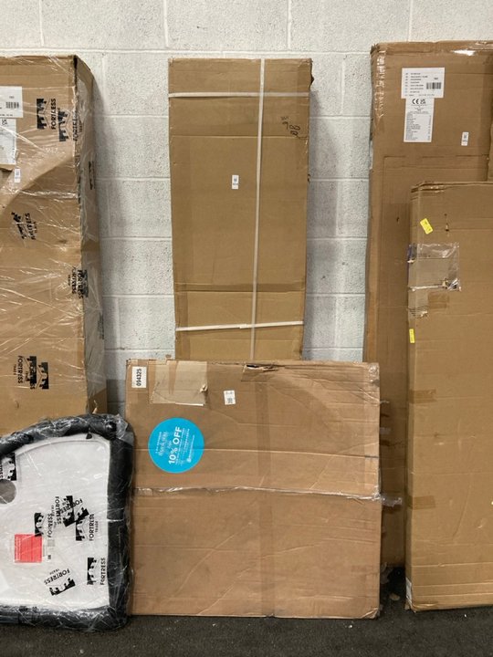 Lot 1054  
            Marchington SR19 - Collection 

                
(COLLECTION ONLY) CLEAR GLASS SILVER FRAMED 900 X 1850MM QUADRANT SHOWER ENCLOSUR...