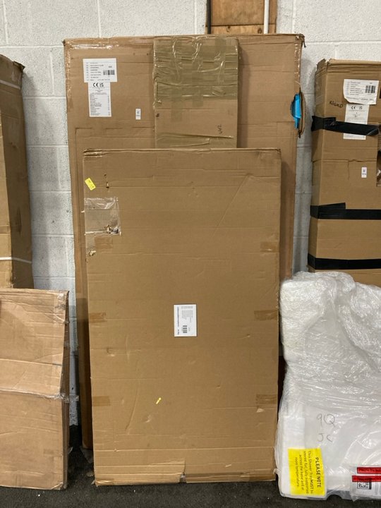 Lot 1055  
            Marchington SR19 - Collection 

                
(COLLECTION ONLY) CLEAR GLASS 977 X 1950MM WET ROOM PANEL WITH RETURN PANEL & 150...