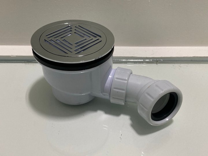 Lot 1071  
            Marchington SR19 - Delivery or Collection 

                
90MM FAST FLOW SHOWER WASTE IN CHROME, WITH OUTLET ELBOW - ORIGINAL RRP £105: LOC...