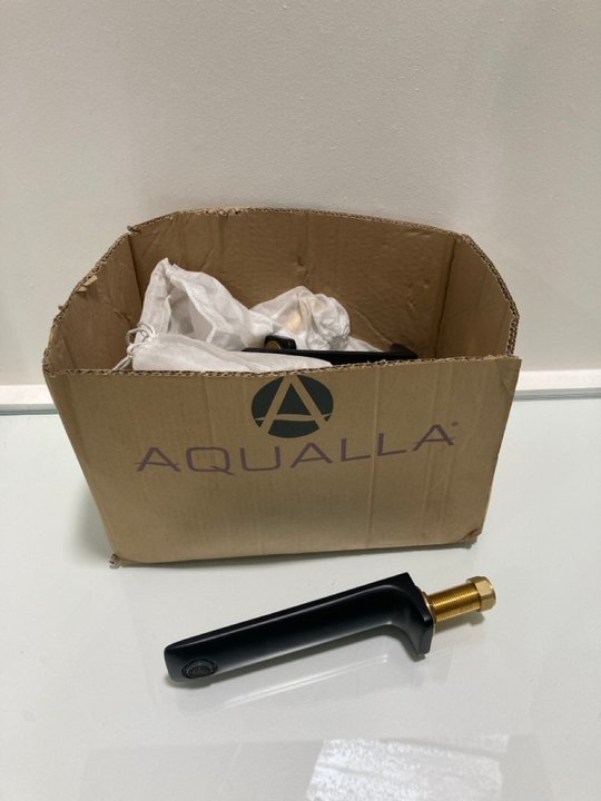 Lot 1103  
            Marchington SR19 - Delivery or Collection 

                
QTY OF BLACK BATH/BASIN WALL MOUNTED SPOUTS - ORIGINAL RRP £300: LOCATION - RACKI...