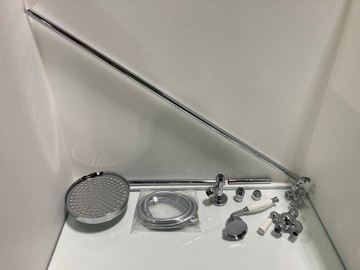 Lot 1113  
            Marchington SR19 - Delivery or Collection 

                
TRADITIONAL GRAND RIGID RISER KIT IN CHROME - ORIGINAL RRP £545: LOCATION - RACKI...