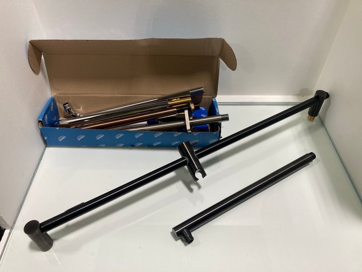 Lot 1120  
            Marchington SR19 - Delivery or Collection 

                
QTY OF ASSORTED SHOWER ARMS WITH SHOWER SLIDE RAIL FITTINGS - ORIGINAL RRP £150: ...