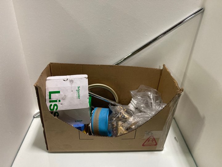 Lot 1130  
            Marchington SR19 - Delivery or Collection 

                
QTY OF ASSORTED ELECTRICAL & PLUMBING FITTINGS & ACCESSORIES TO INCLUDE 22MM BRAS...