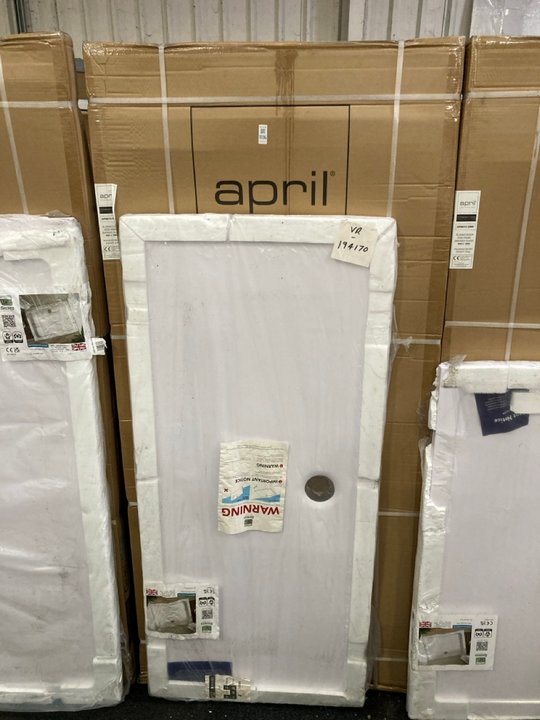 Lot 1136  
            Marchington SR19 - Collection 

                
(COLLECTION ONLY) SMOKED GLASS SILVER FRAMED 900 X 1950MM SHOWER PANEL WITH A STO...