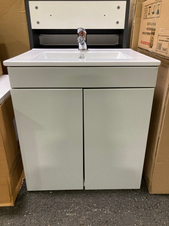 Lot 118  
            Marchington SR19 - Delivery or Collection 

                
WALL HUNG 2 DOOR SINK UNIT IN GLOSS GREY MIST WITH A 510 X 400MM 1TH CERAMIC BASI...