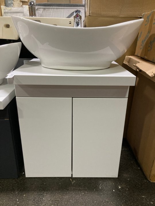 Lot 129  
            Marchington SR19 - Collection 

                
(COLLECTION ONLY) WALL HUNG 2 DOOR COUNTER TOP SINK UNIT IN WHITE 500 X 460MM WIT...