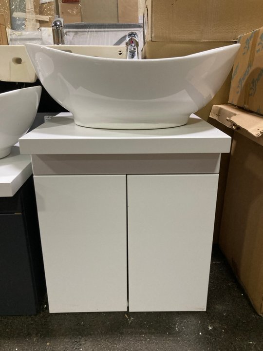 Lot 130  
            Marchington SR19 - Delivery or Collection 

                
WALL HUNG 2 DOOR COUNTER TOP SINK UNIT IN WHITE 500 X 460MM WITH A 1TH CERAMIC BA...