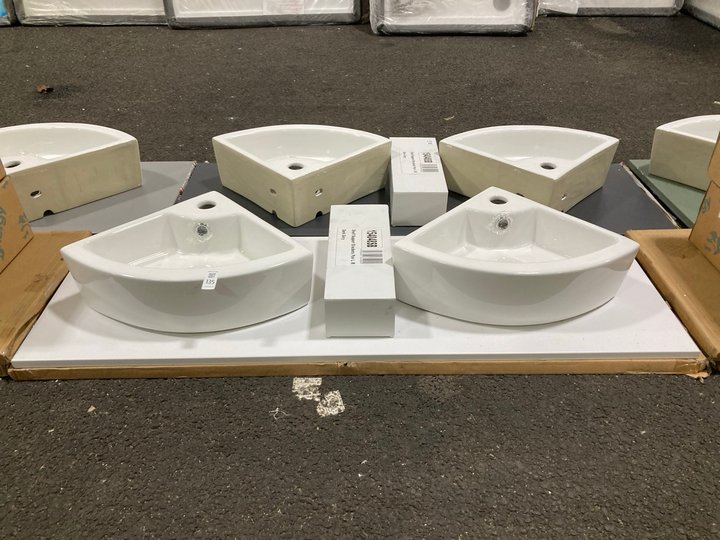 Lot 135  
            Marchington SR19 - Collection 

                
(COLLECTION ONLY) 1210 X 390MM FLOATING SHELF IN WHITE COMPLETE WITH GREY SHELF S...