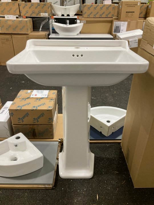 Lot 165  
            Marchington SR19 - Collection 

                
(COLLECTION ONLY) TRADITIONAL STYLED 600MM WIDE 1TH CERAMIC BASIN WITH FULL PEDES...