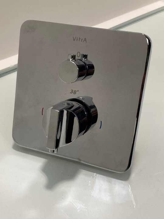 Lot 170  
            Marchington SR19 - Delivery or Collection 

                
VITRA SUIT BUILT IN SHOWER MIXER IN CHROME A42291VUK - ORIGINAL RRP £298: LOCATIO...