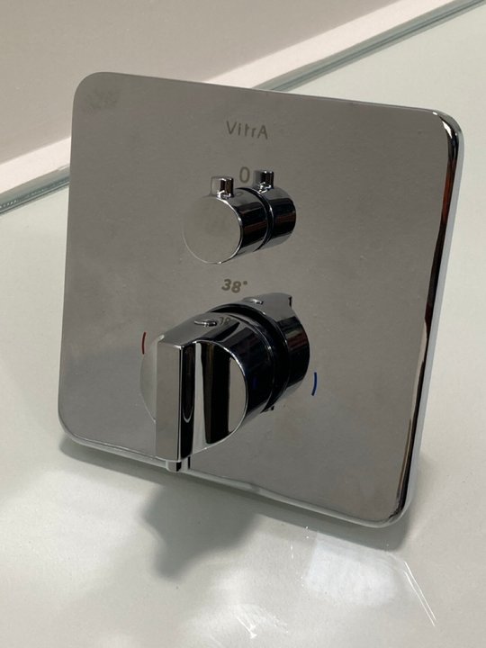 Lot 171  
            Marchington SR19 - Delivery or Collection 

                
VITRA SUIT BUILT IN SHOWER MIXER IN CHROME A42291VUK - ORIGINAL RRP £298: LOCATIO...