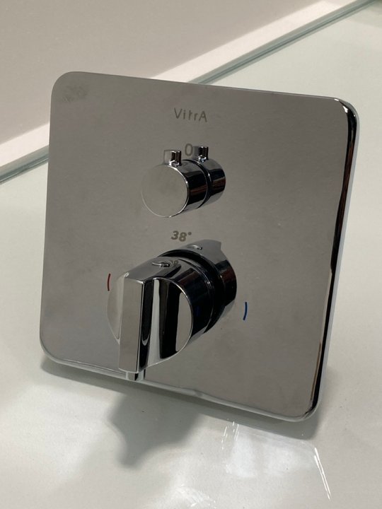 Lot 172  
            Marchington SR19 - Delivery or Collection 

                
VITRA SUIT BUILT IN SHOWER MIXER IN CHROME A42291VUK - ORIGINAL RRP £298: LOCATIO...