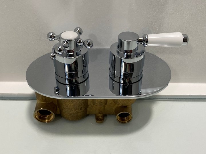 Lot 187  
            Marchington SR19 - Delivery or Collection 

                
TRADITIONAL CONCEALED DUAL SHOWER VALVE IN CHROME - ORIGINAL RRP £399: LOCATION -...