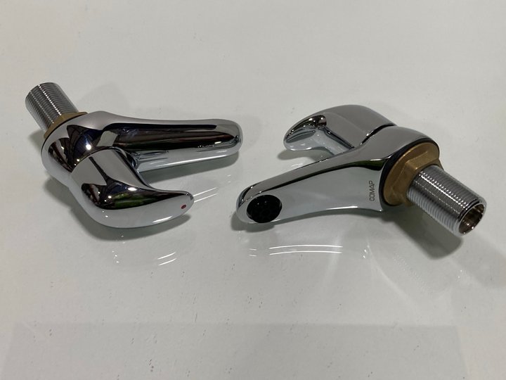 Lot 253  
            Marchington SR19 - Delivery or Collection 

                
PAIR OF MODERN ALL CHROME BATH/BASIN PILLAR TAPS - ORIGINAL RRP £105: LOCATION - ...