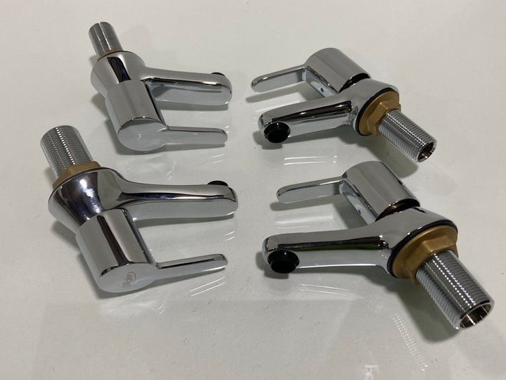Lot 261  
            Marchington SR19 - Delivery or Collection 

                
SET OF ALL CHROME BATH/BASIN PILLAR TAPS - ORIGINAL RRP £210: LOCATION - RACKING 1