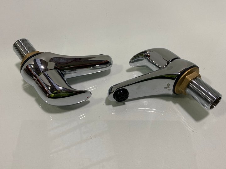 Lot 268  
            Marchington SR19 - Delivery or Collection 

                
PAIR OF MODERN ALL CHROME BATH/BASIN PILLAR TAPS - ORIGINAL RRP £105: LOCATION - ...