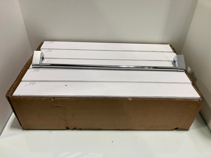 Lot 272  
            Marchington SR19 - Delivery or Collection 

                
QTY OF 600MM TOWEL RAILS IN CHROME - ORIGINAL RRP £500: LOCATION - RACKING 1