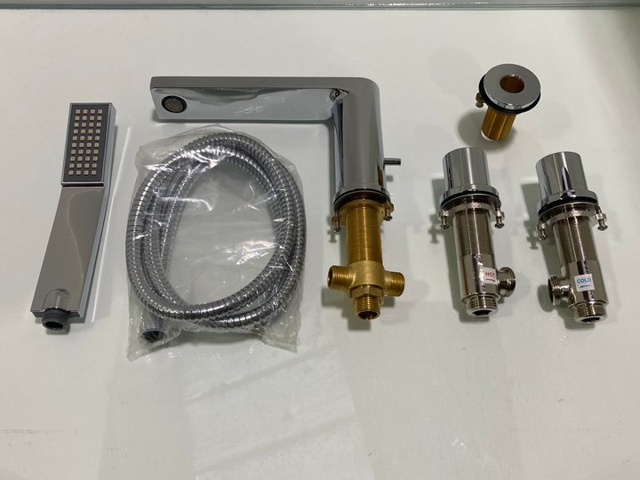 Lot 274  
            Marchington SR19 - Delivery or Collection 

                
DECK MOUNTED 4TH BSM IN CHROME WITH PENCIL STYLE SHOWER HANDSET AND HOSE - ORIGIN...