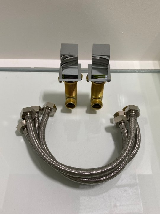 Lot 280  
            Marchington SR19 - Delivery or Collection 

                
PAIR OF DECK MOUNTED SIDE VALVES IN CHROME: LOCATION - RACKING 1