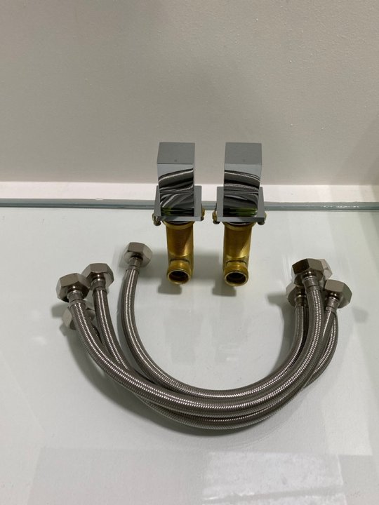 Lot 282  
            Marchington SR19 - Delivery or Collection 

                
PAIR OF DECK MOUNTED SIDE VALVES IN CHROME: LOCATION - RACKING 1