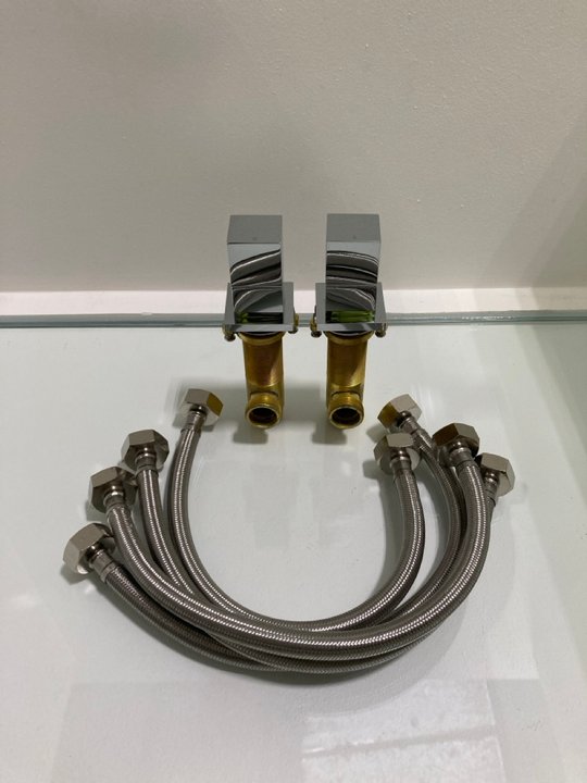 Lot 283  
            Marchington SR19 - Delivery or Collection 

                
PAIR OF DECK MOUNTED SIDE VALVES IN CHROME: LOCATION - RACKING 1