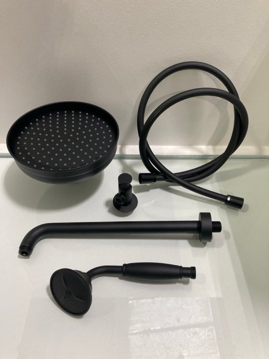 Lot 289  
            Marchington SR19 - Delivery or Collection 

                
TRADITIONAL ROSE SHOWER HEAD IN BLACK WITH WALL MOUNTED ARM WITH SHOWER HANDSET, ...