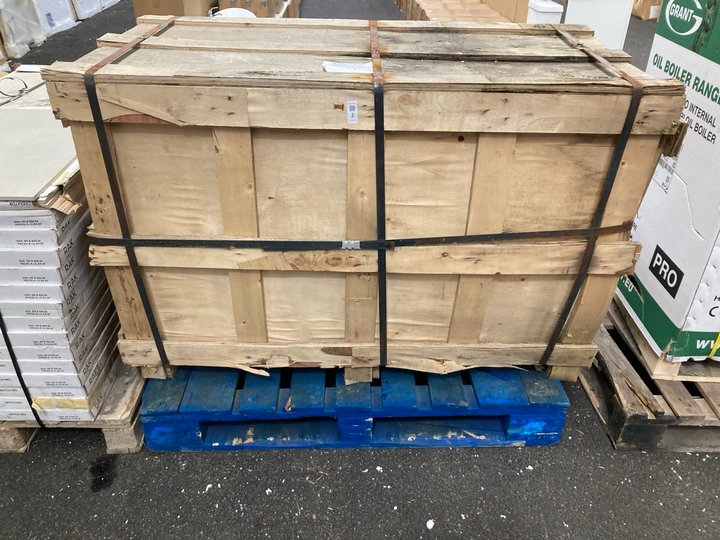 Lot 2  
            Marchington SR19 - Collection 

                
(COLLECTION ONLY) CRATE OF MIRRORED GLASS APPROX 700 IN TOTAL 596 X 355MM *VERY H...